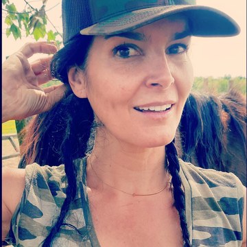 Angie Harmon - Nude and Event Awards Collection in angieharmon_3101232873424410014_12283476.jpg - hidden celebrity photo